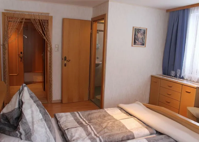 Πανσιόν Gaestehaus Hanser 3*